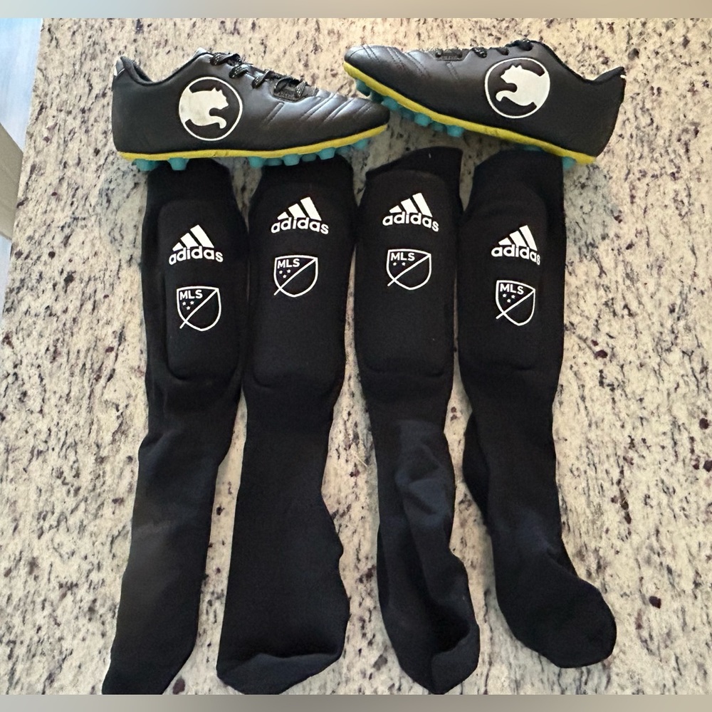 Soccer Cleats & Shin Guards Kids Size 13